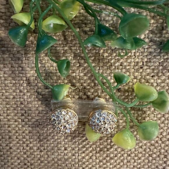 Swarovski Vintage Gold Tone & Clear Crystal Dome Shaped Clip Earrings - Picture 3 of 8